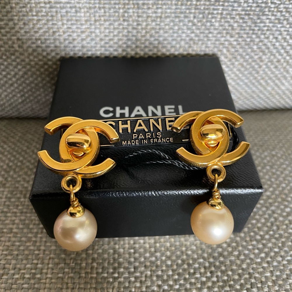 Chanel | Vintage Turn-Lock CC Faux Pearl Drop Clip-On Earrings